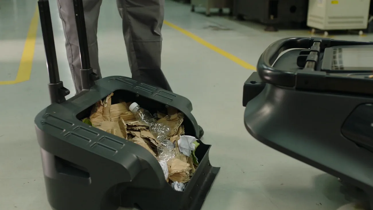 Cubo de residuos de 35 L extraído del robot